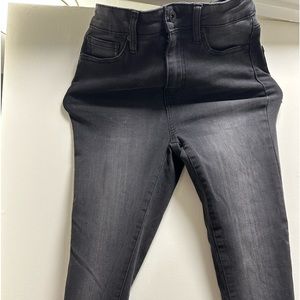 Kendall and Kylie skinny leg stretch pants